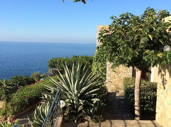 Marine De Palumbare Apartment *